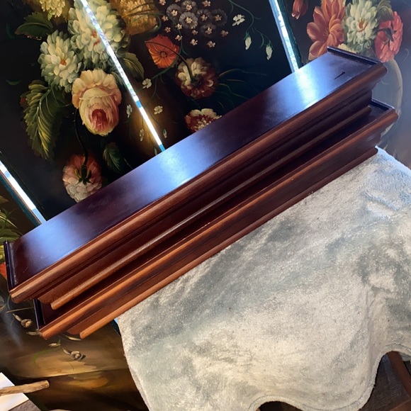 Floating shelves - Picture 2 of 5